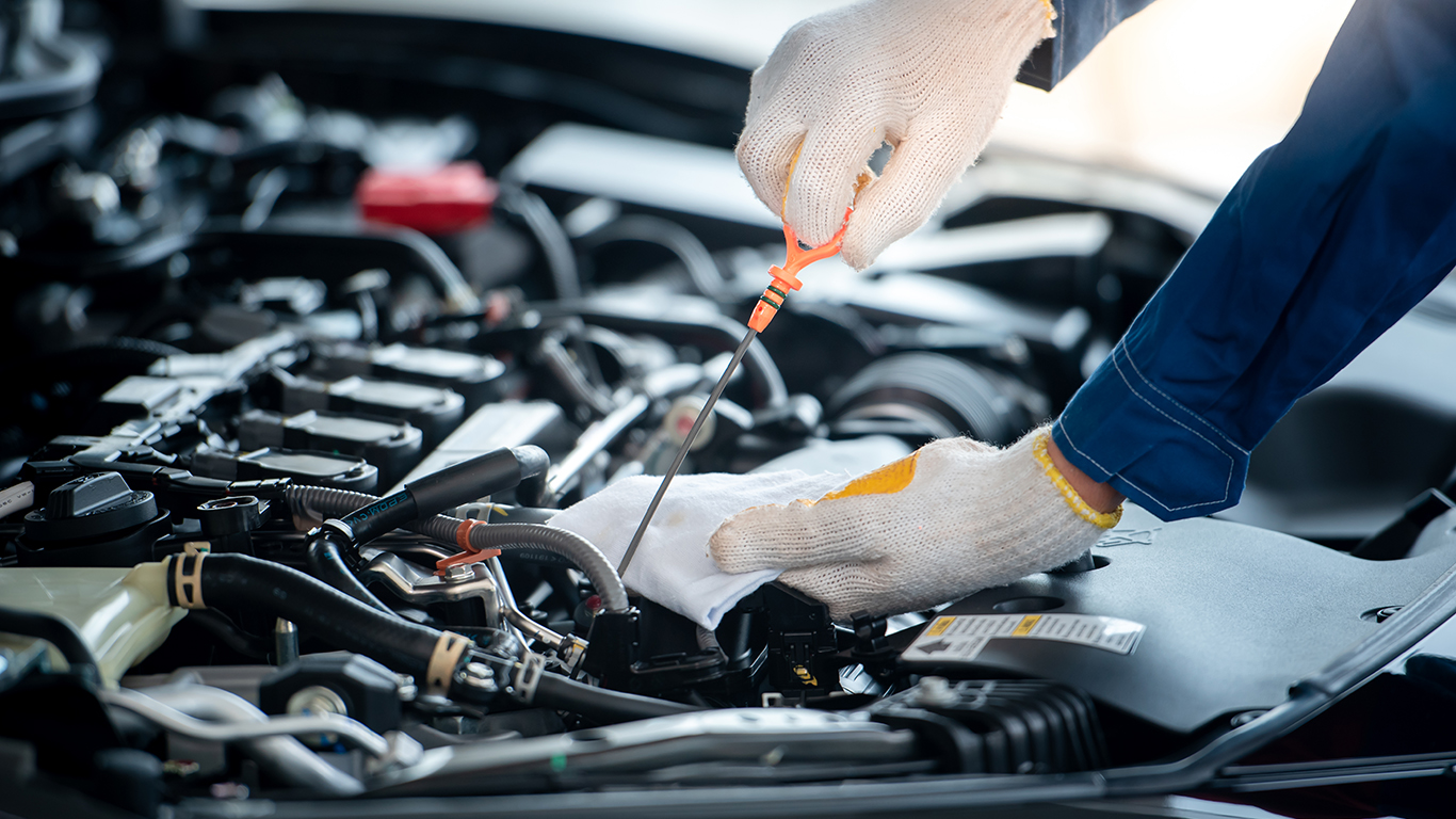 Emergency Car Battery Replacement in Dubai: What to Do When You’re Stuck